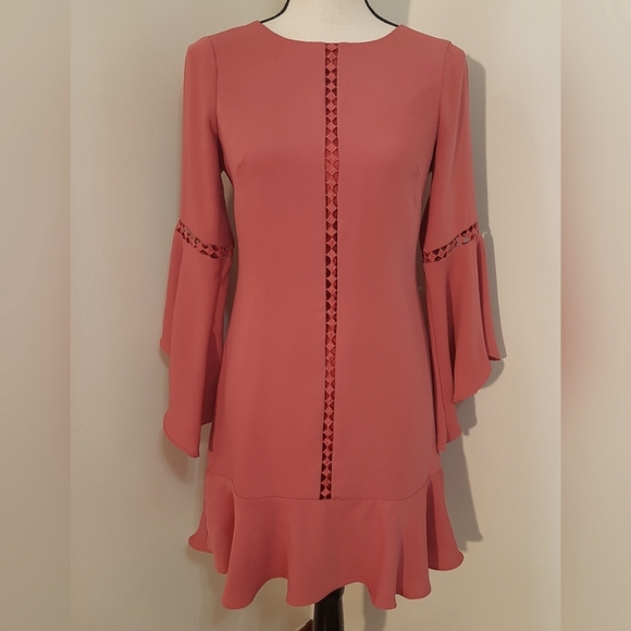 *FINAL SALE* White House Black Market Bell Sleeve Shift Dress - Picture 4 of 10